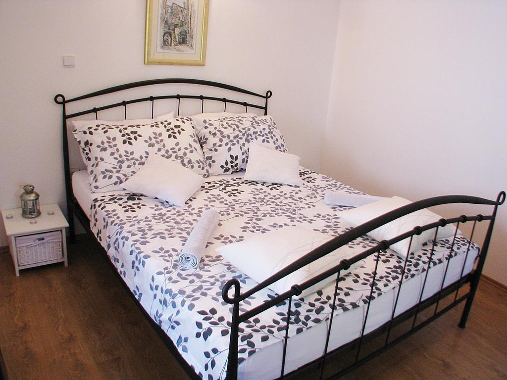 Apartment Noa Kastel Kambelovac Ruang foto