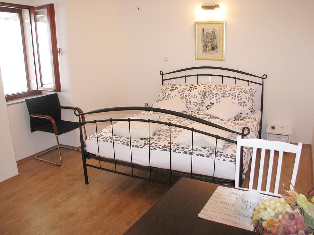 Apartment Noa Kastel Kambelovac Ruang foto